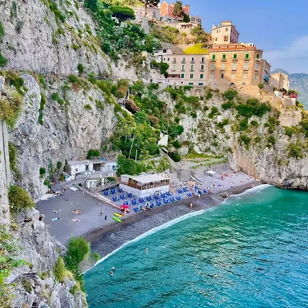 Villa Mansi - Cliffside Sea View Suites, Free Parking - Amalfi Coast