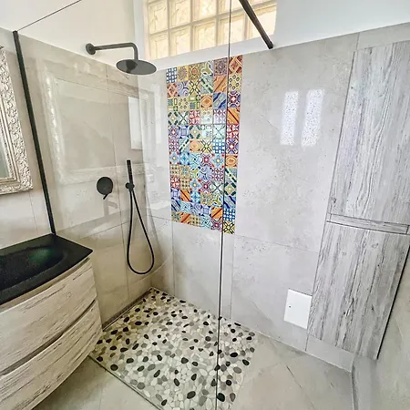 公寓 Villa Mansi - Cliffside Sea View Suites, Free Parking - Amalfi Coast 拉维罗