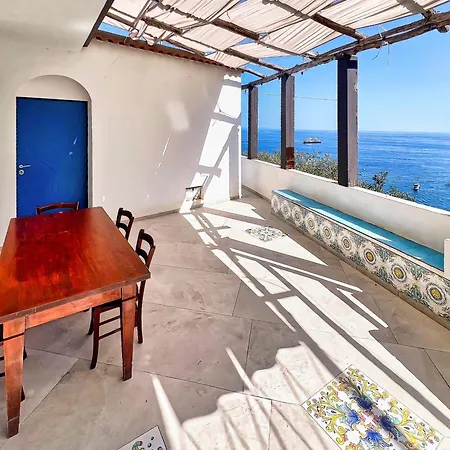 公寓 Villa Mansi - Cliffside Sea View Suites, Free Parking - Amalfi Coast