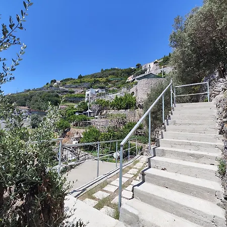 公寓 Villa Mansi - Cliffside Sea View Suites, Free Parking - Amalfi Coast *